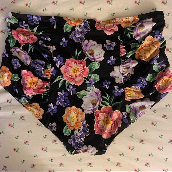 Torrid Black Metallic Floral Peplum Midkini Two Piece Swimsuit Bikini SET 3X - Picture 6 of 8